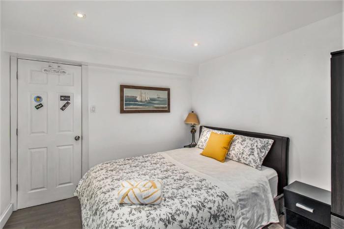 Beautiful Room 4mins from Gatineau Ottawa Airport