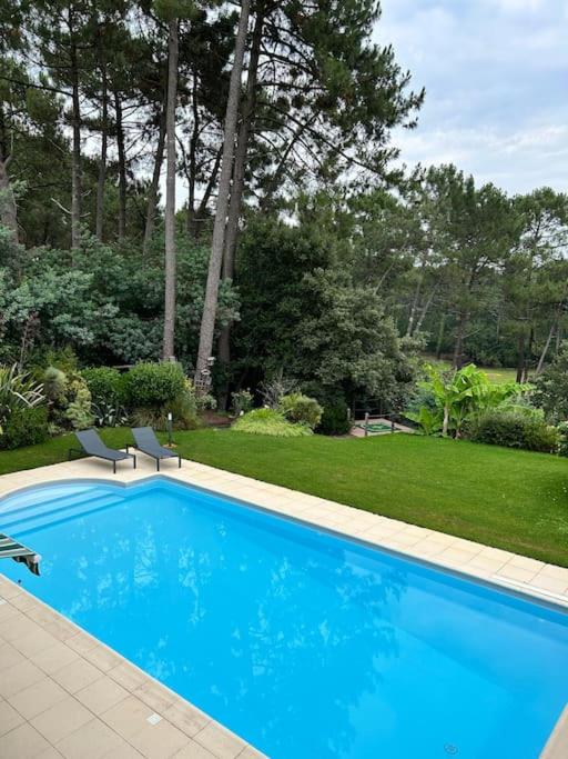 Villa Premium piscine chauffée sur Golf et 8 minutes de locéan