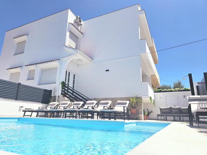 Villa Lungomare with private pool