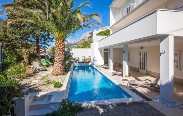 Nice Apartment In Makarska