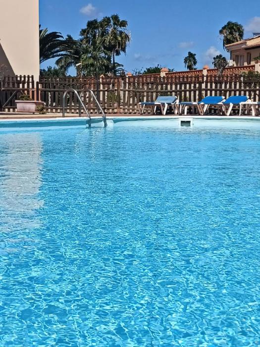 CASA ANITA, pool sea and surf in Corralejo