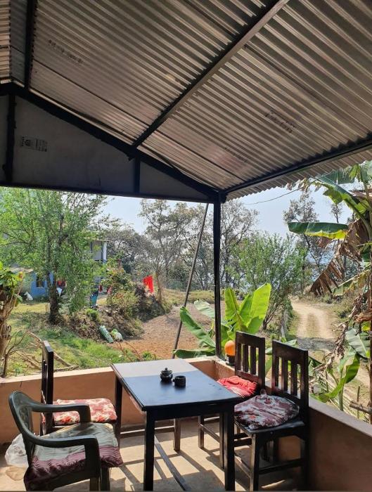 Lake Lovers Cafe & Homestay