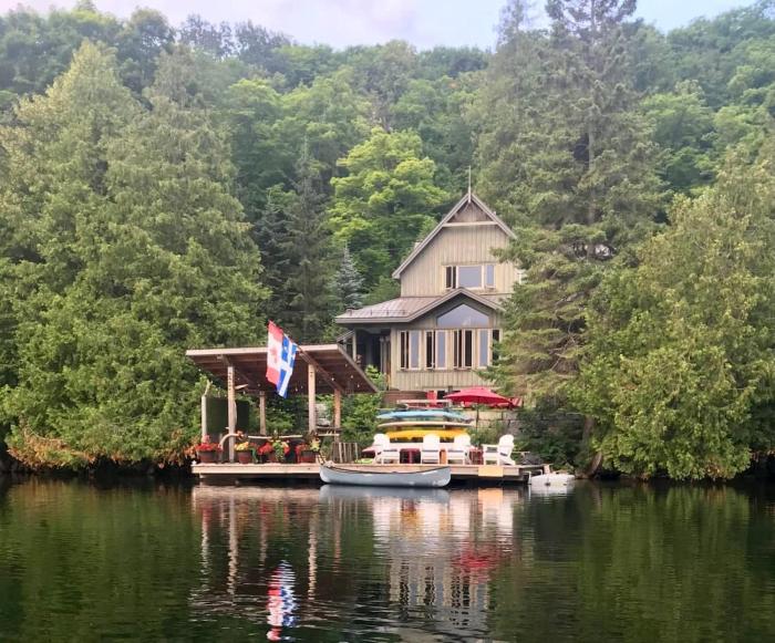 Meech Lake Lodge - Family Getaway