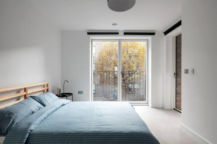 2 mins walk from UCL campus and London Stadium