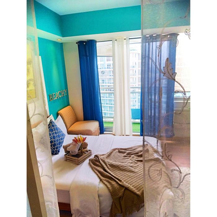 Cozycorner Staycation- Azure parañaque