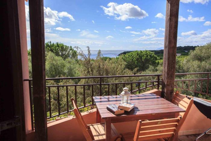 Costa Est Apartments