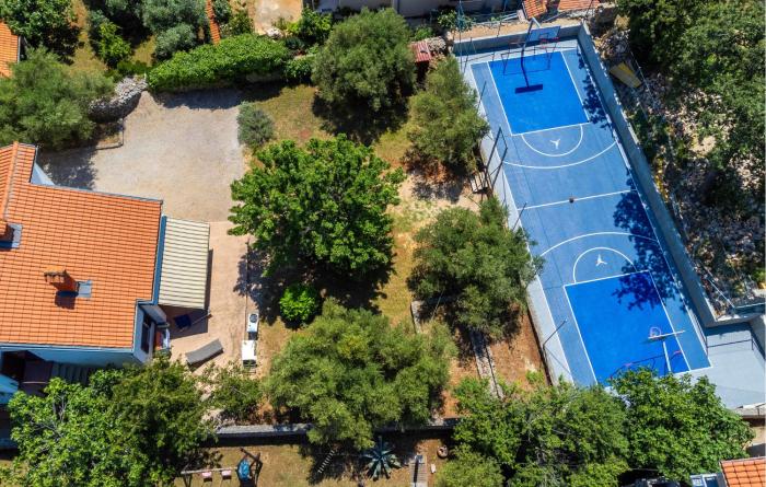 Stunning Home In Muraj With Kitchen