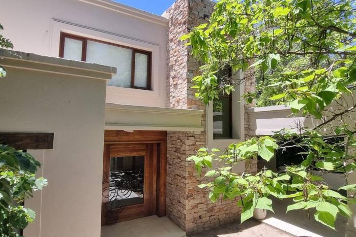 casa en el corazon de chacras de coria