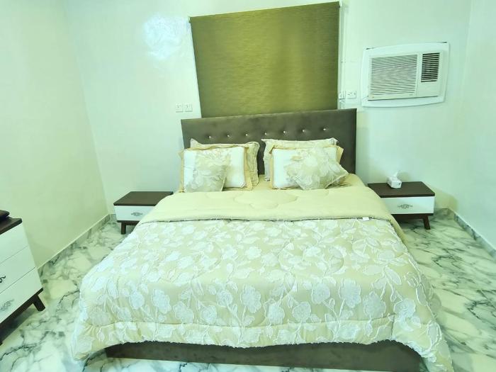 شقة 3 غرف مع سطوح مستقل بخميس مشيط