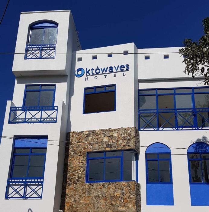 Oktowaves hotel Beach resort