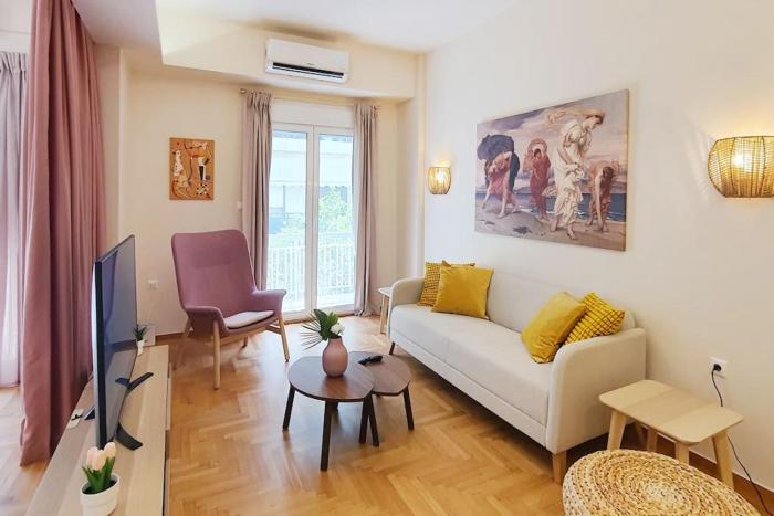 Cozy koukaki apartment