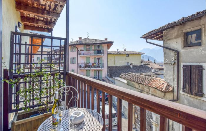 Nice Apartment In Vignole With Wifi