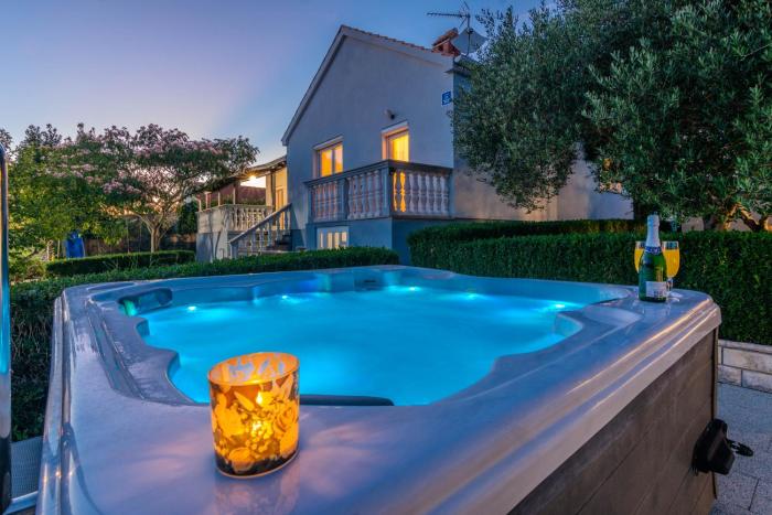 HOLIDAY HOUSE LAVANDA
