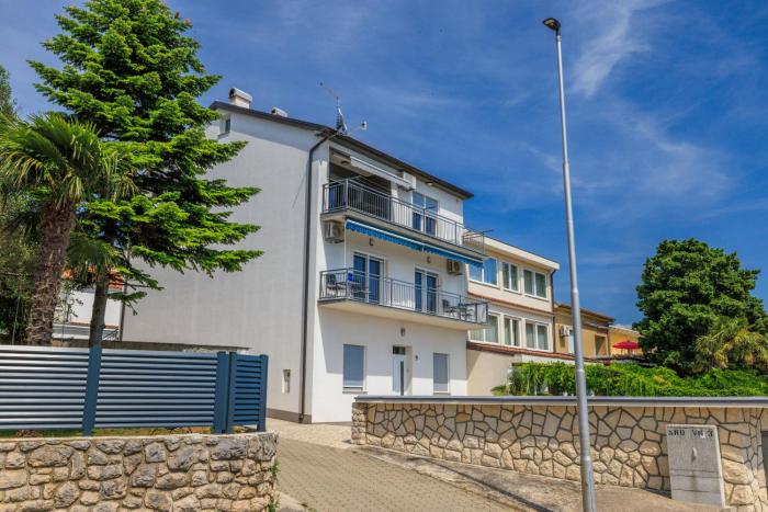 Apartment Mladen