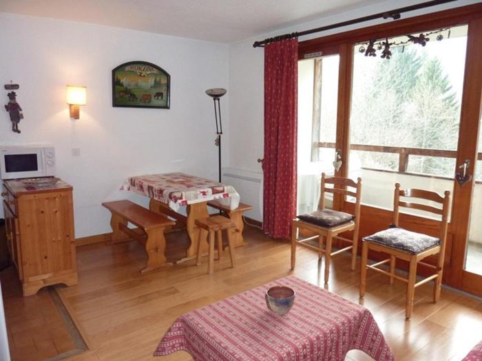 Studio 28m² avec piscine, balcon, parking - St-Jean-dAulps - FR-1-573-88