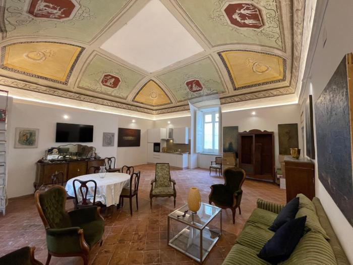 The Royal Gallery Loft in XVI Century Palace - city historical center - downtown