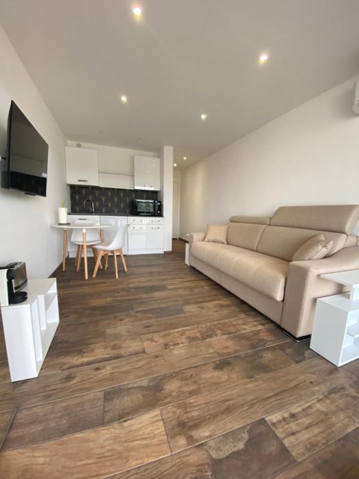 Studio neuf avec terrasse vue mer