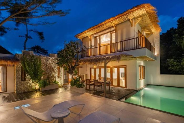 Tropical 3BR Villa Dona 8min to Beach By OriVista