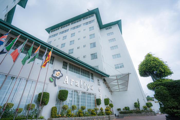 Araliya Red - Budget friendly Hotel-you find stunning 360 panoramic view of Nuwara Eliya