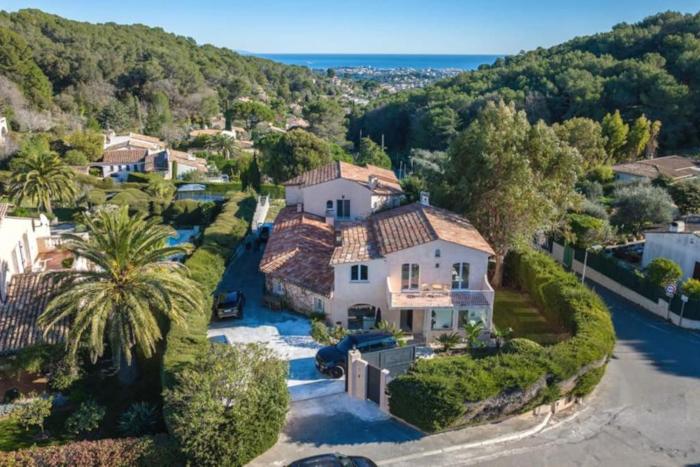 Twin Luxurious Villas 8 BR Pool in Vallauris