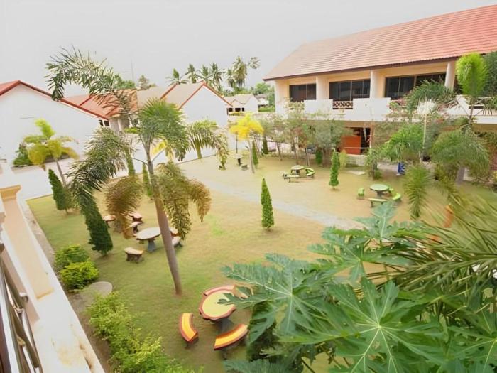 Golden Land Hotel