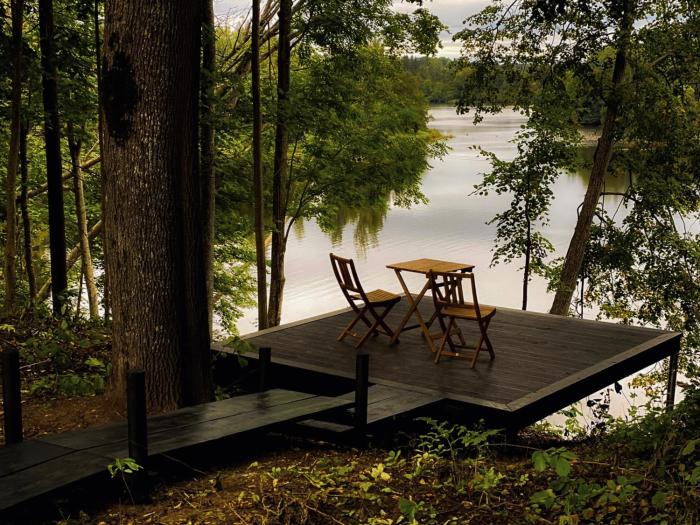 Riverfront design cabins by Ragnar Glamp