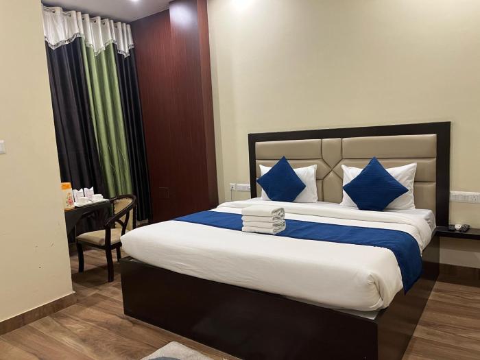 Mayur Palace Hotel