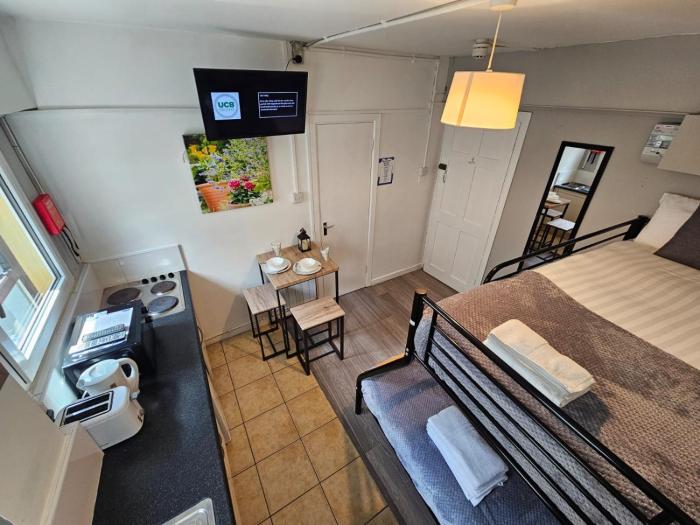 Mary Street Studio Stay