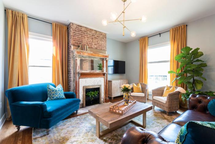 Bourbon Suites -Foodies -Bourbon -2 Living Rooms