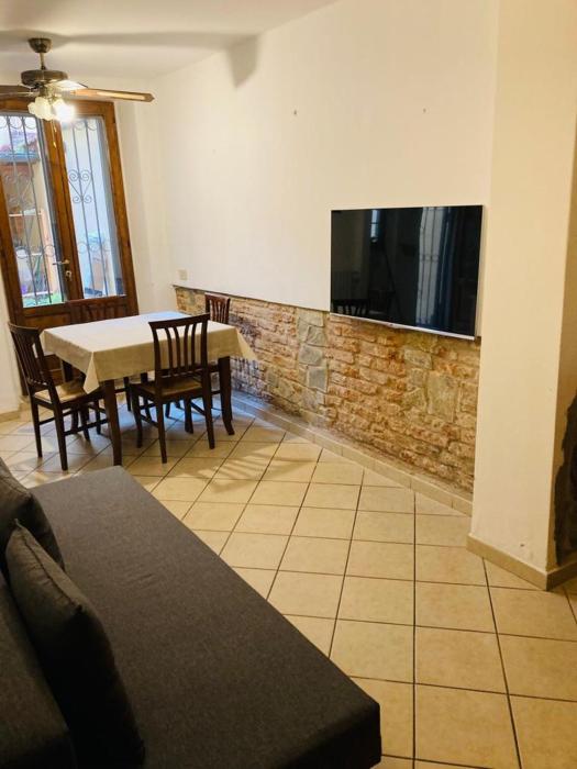 in CENTRO con cortile esterno