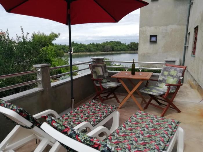 Studio Apartment in Nin with Sea View, Terrace, Air Conditioning, Wi-Fi (4868-1)