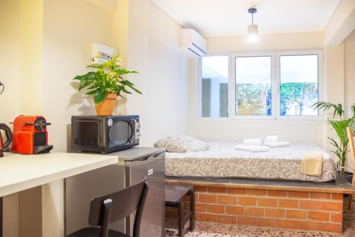 Easy Stay flat in the most Vibrant neigborhood of Athens!