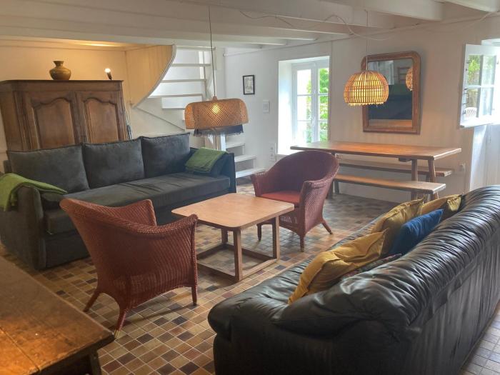 Maison 3 chambres, jardin 1800m², animaux acceptés - FR-1-418-256