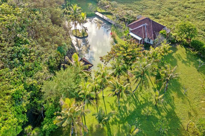 Beachside Villa Kelecung