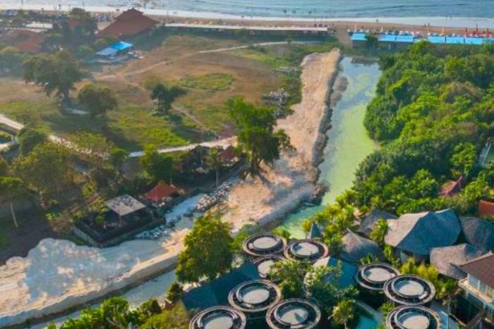 Freissy 1 BR Suite River View ZN160