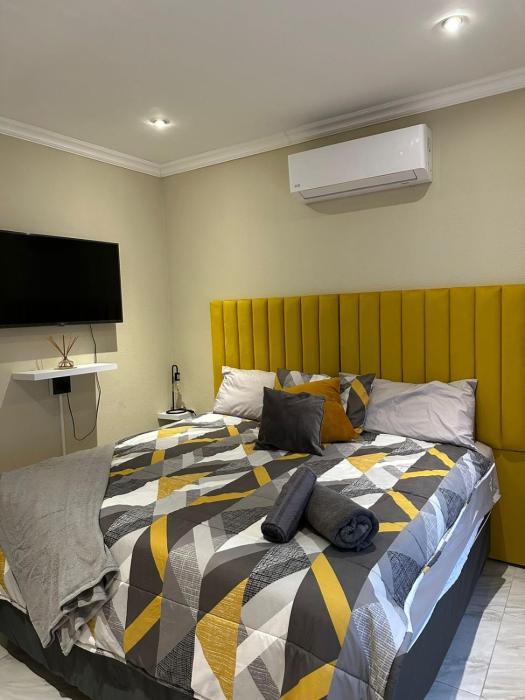 Leetong Holiday Home