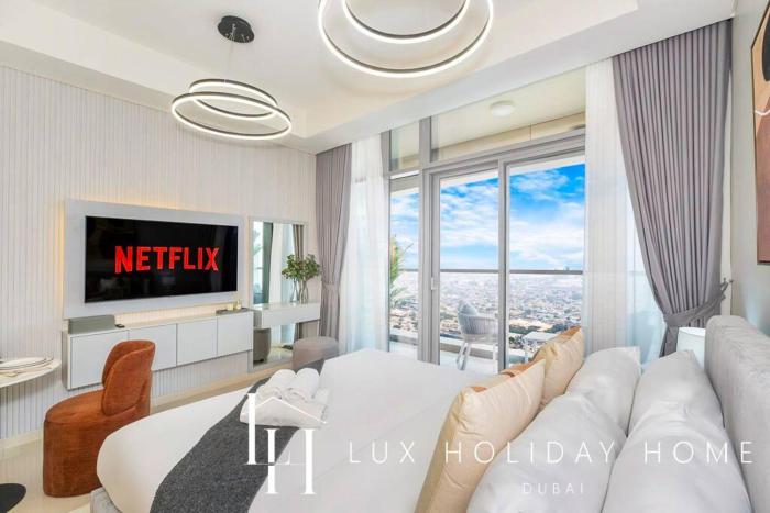 LUX The Aykon Suite