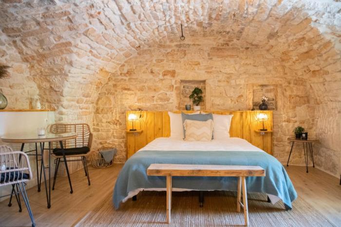 Le Mas de la Pouzolle - Chambre en cave voutée avec petit déjeuner