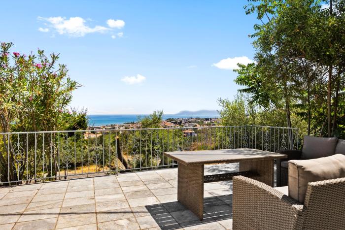 Delta Sea View House