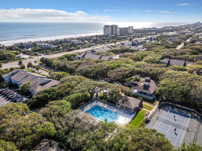 SC204-Beautifully furnished 2 bedroom 2 bath condo