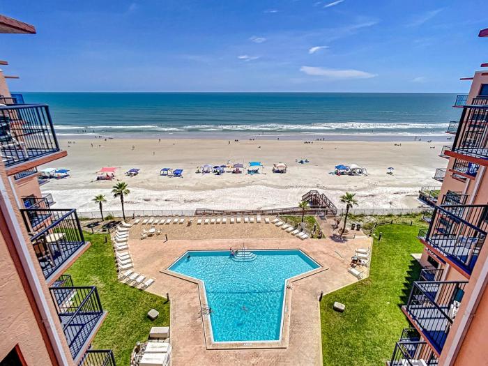 Oceanfront Sunrise Overlooking Pool Walk to shopping dining Sunrise 805