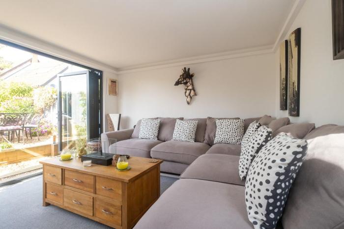 5 Burrells Cottages