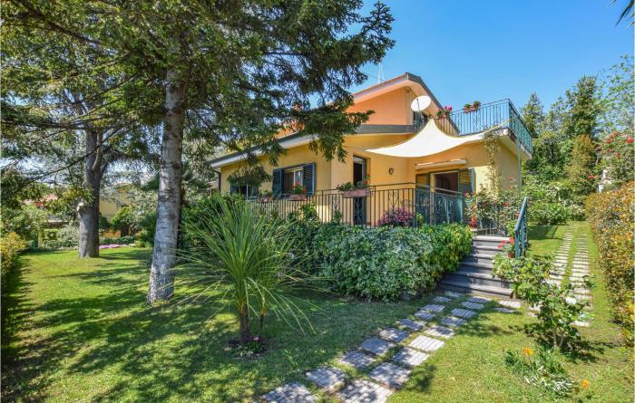 Amazing Apartment In Trecastagni