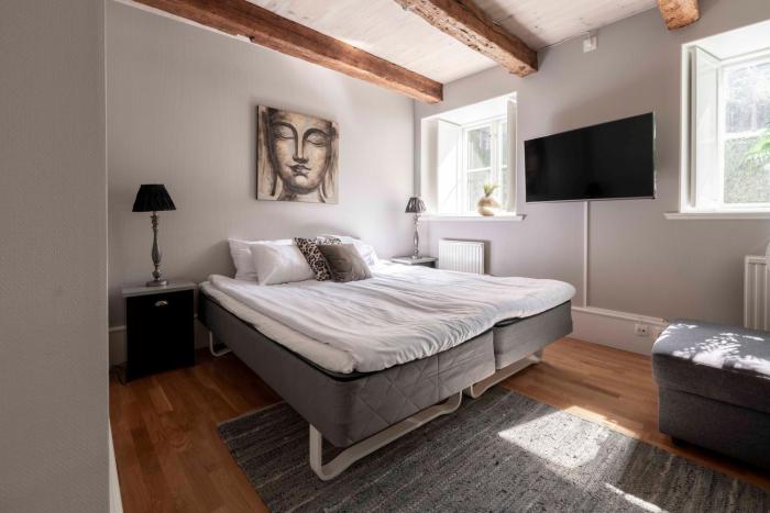 Charming Garden View Apartment with Terrace & grill