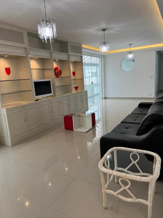 Cobertura 5 suites frente mar Guarujá Pitangueiras