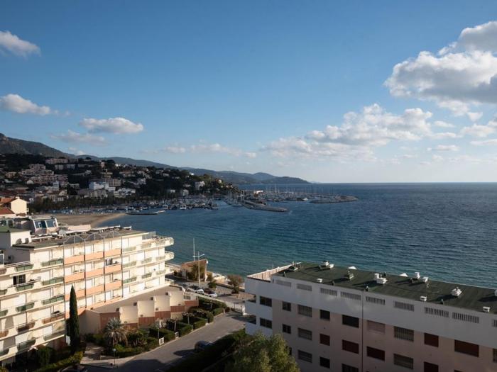 Beau T3 pour 4 personnes, vue mer, au Lavandou - FR-1-803-40