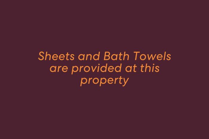 Bayside, 5,21 Victoria Parade - Unit in unbeatable location, with linen and bed making and air conditioning