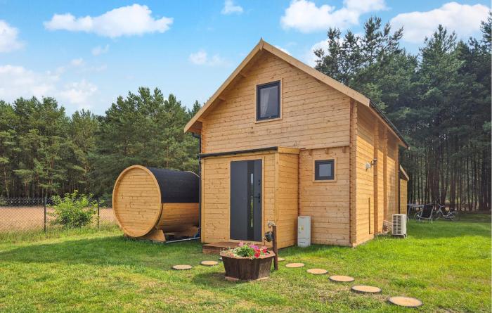 Gorgeous Home In Nowe Warpno With Sauna