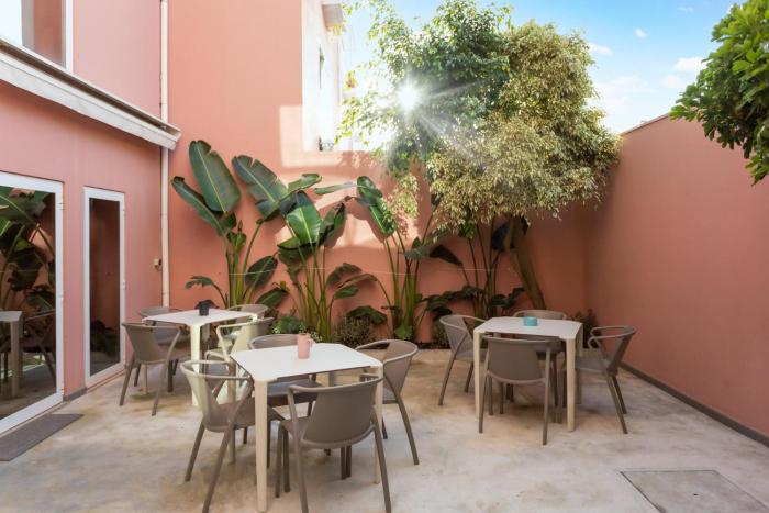 BeSmart Suites with Private WC by Home Sweet Home Aveiro