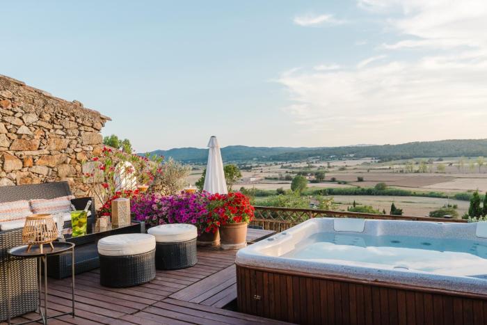 Casa rural con jacuzzi en centro histórico de Pals